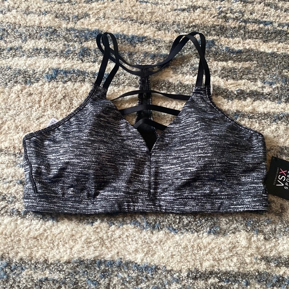 NWT Victoria’s Secret Sports Bra - Picture 1 of 5